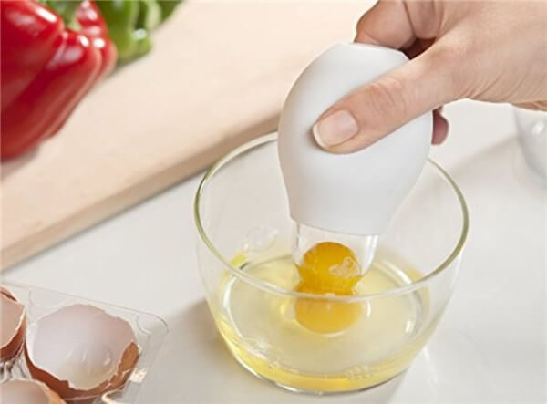 アメリカ便利キッチン用品。卵の黄身すいとりスポイト